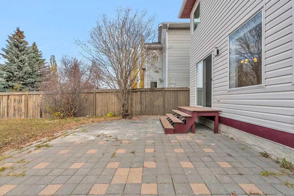 6 Country Hills Manor NW