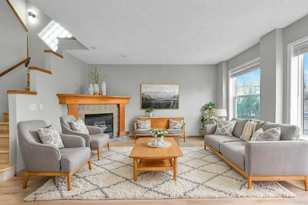 6 Country Hills Manor NW