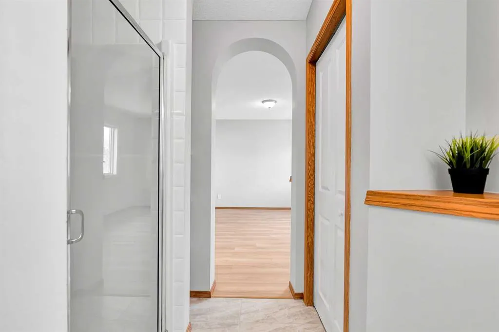 6 Country Hills Manor NW