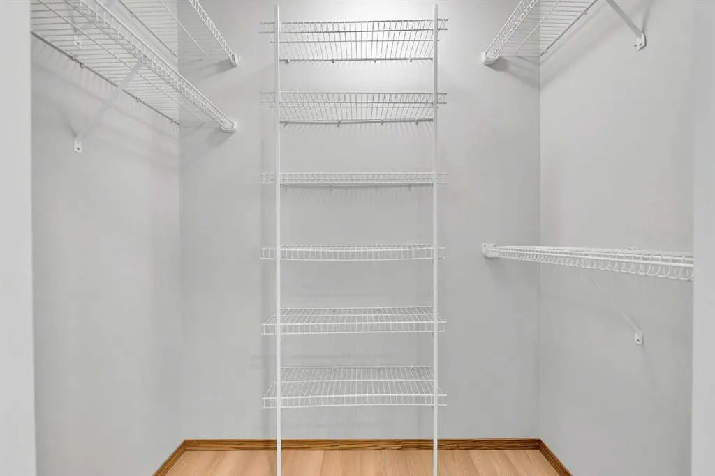 6 Country Hills Manor NW