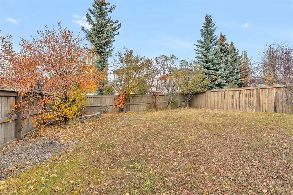 6 Country Hills Manor NW