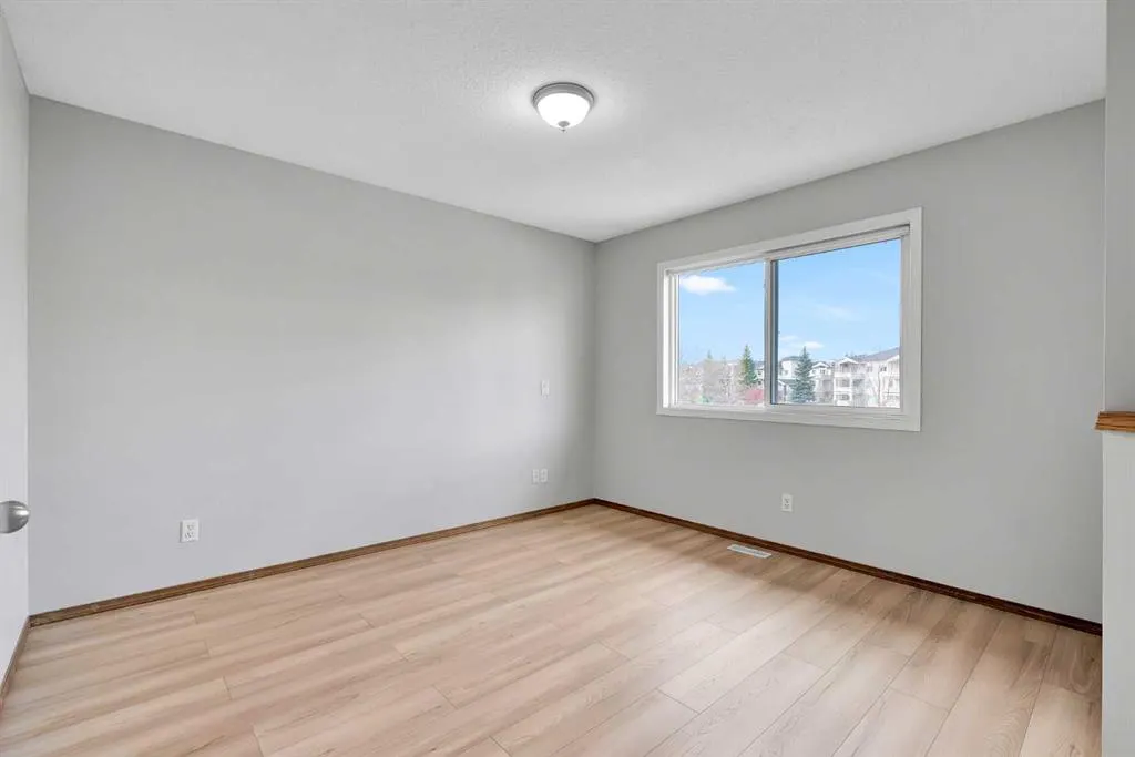 6 Country Hills Manor NW