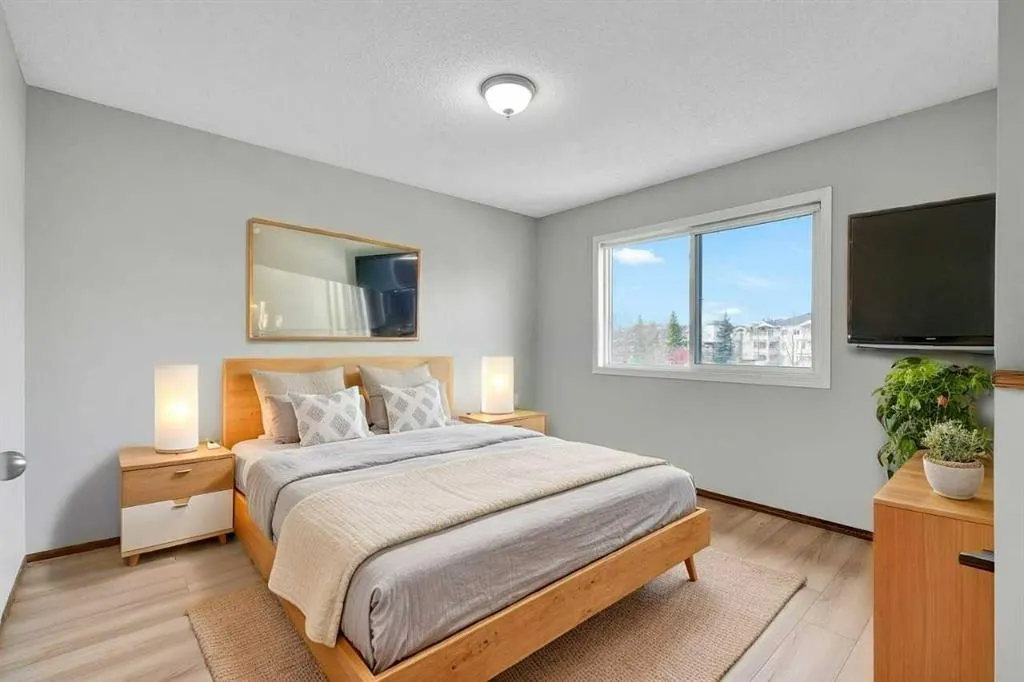 6 Country Hills Manor NW