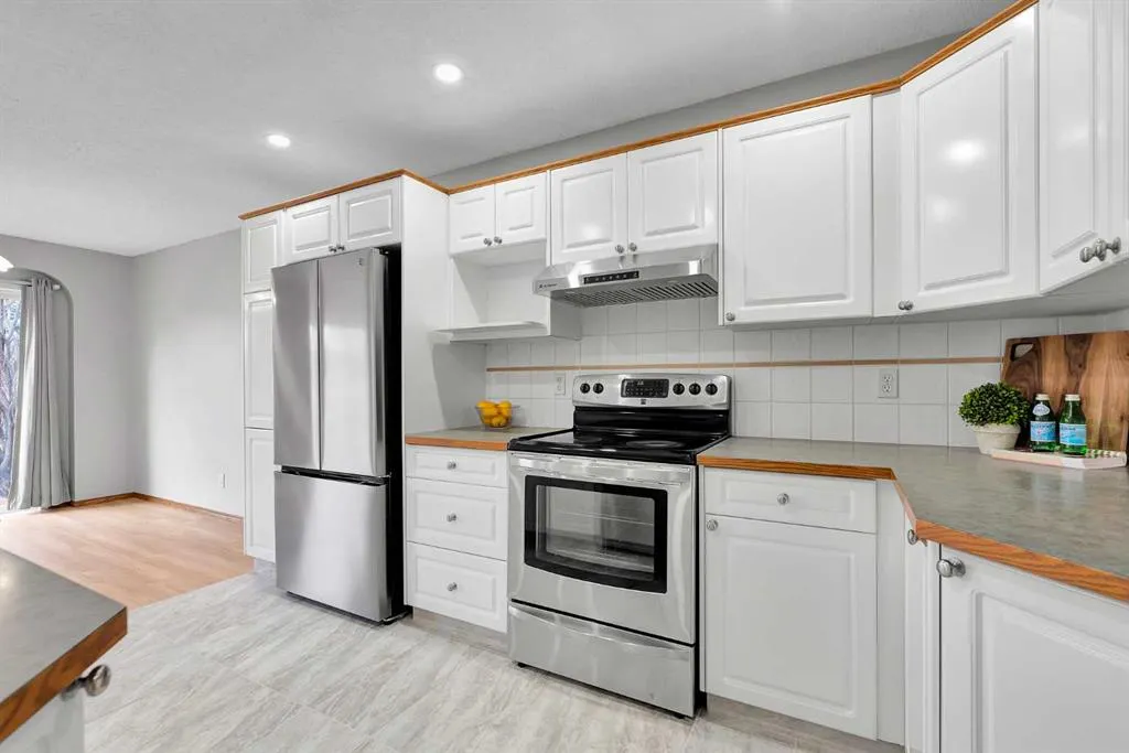 6 Country Hills Manor NW