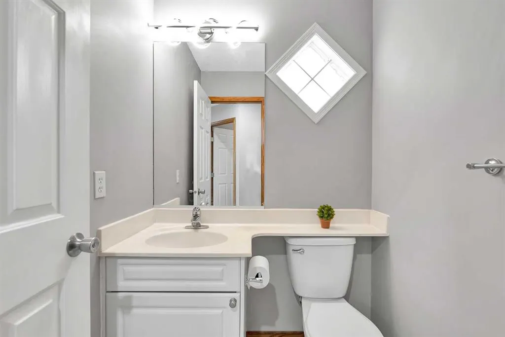 6 Country Hills Manor NW