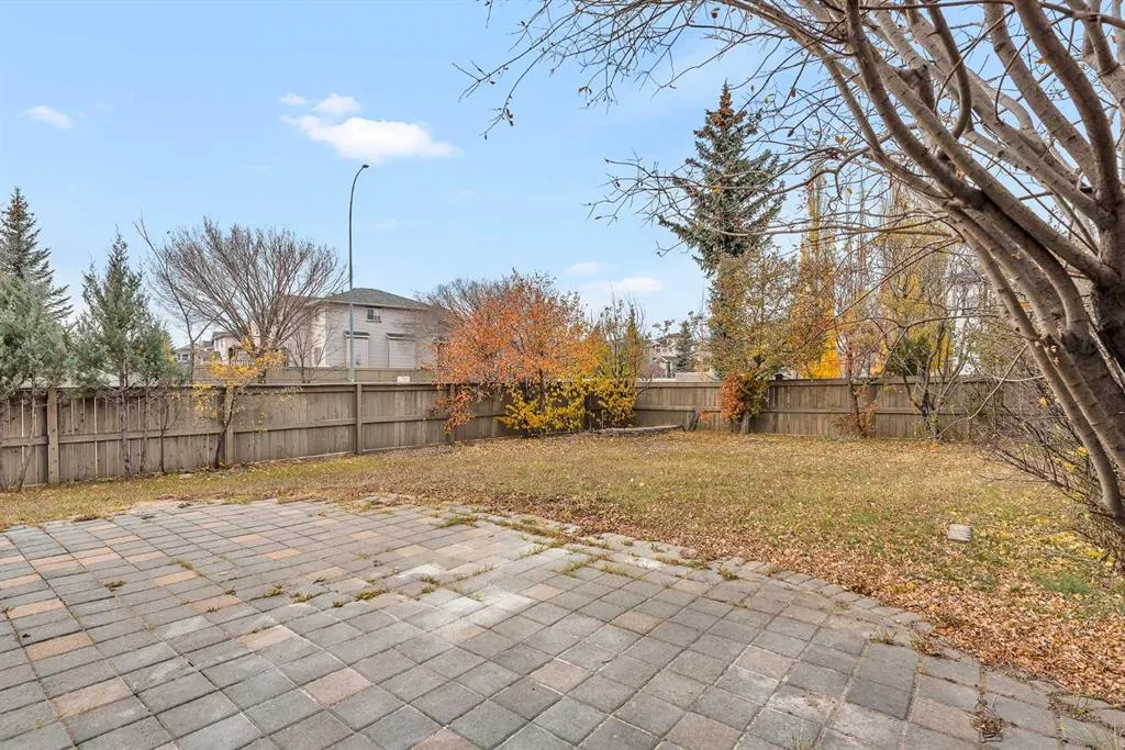 6 Country Hills Manor NW