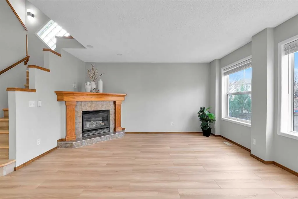 6 Country Hills Manor NW