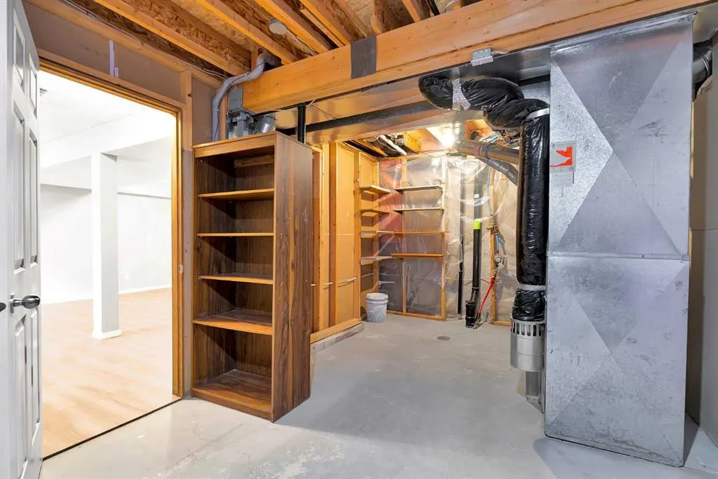 6 Country Hills Manor NW