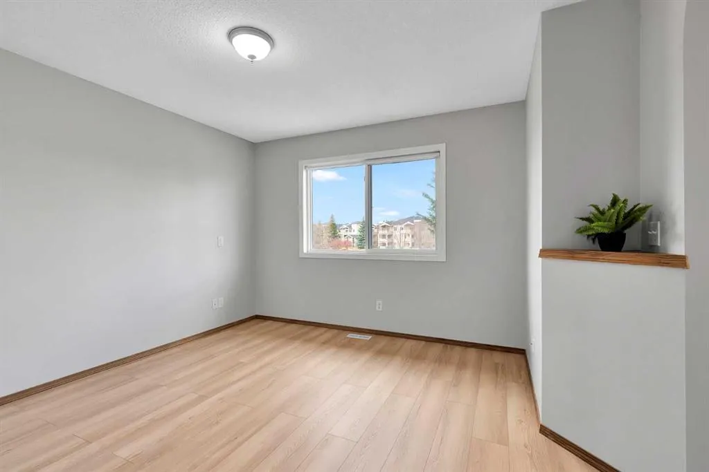 6 Country Hills Manor NW