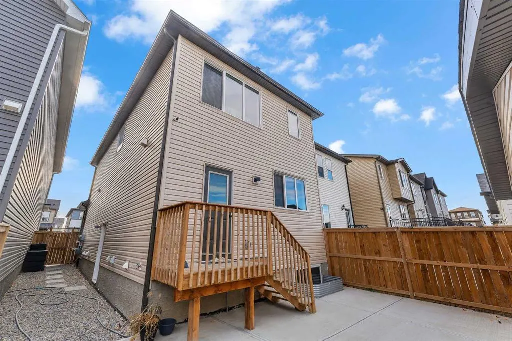 28 Cornerbrook Avenue NE