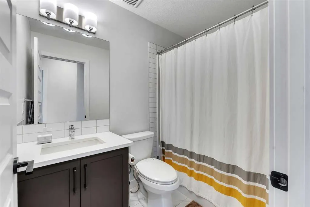 28 Cornerbrook Avenue NE