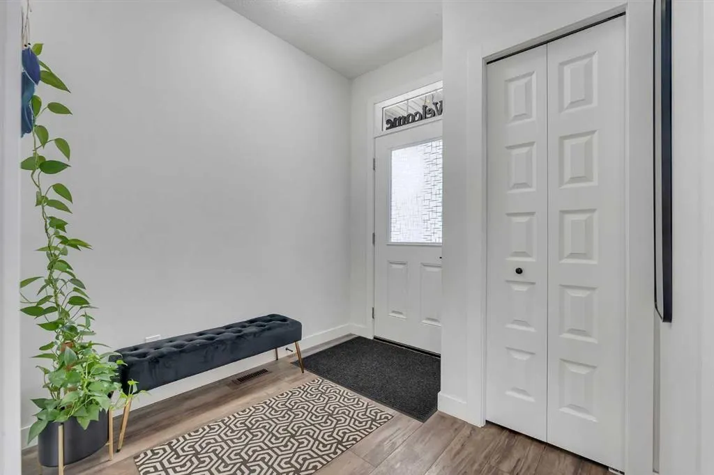 28 Cornerbrook Avenue NE