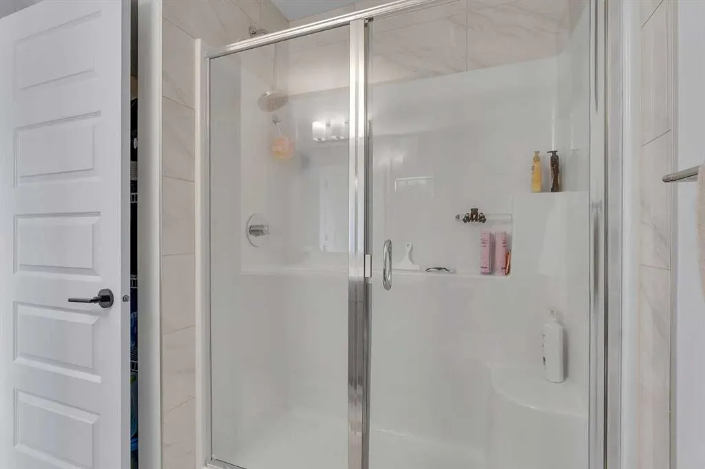 28 Cornerbrook Avenue NE