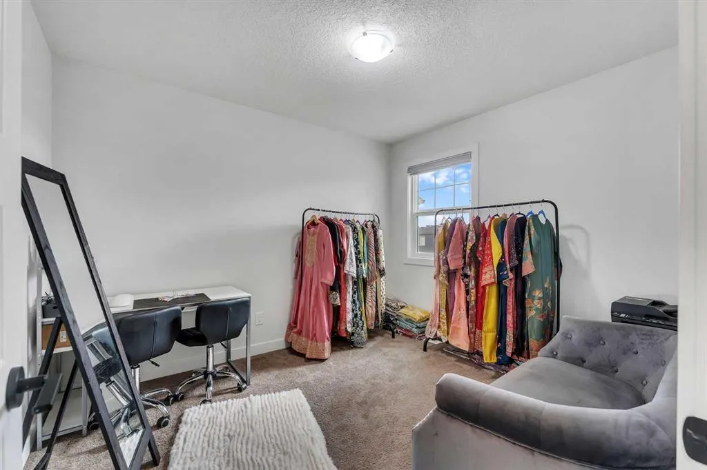 28 Cornerbrook Avenue NE