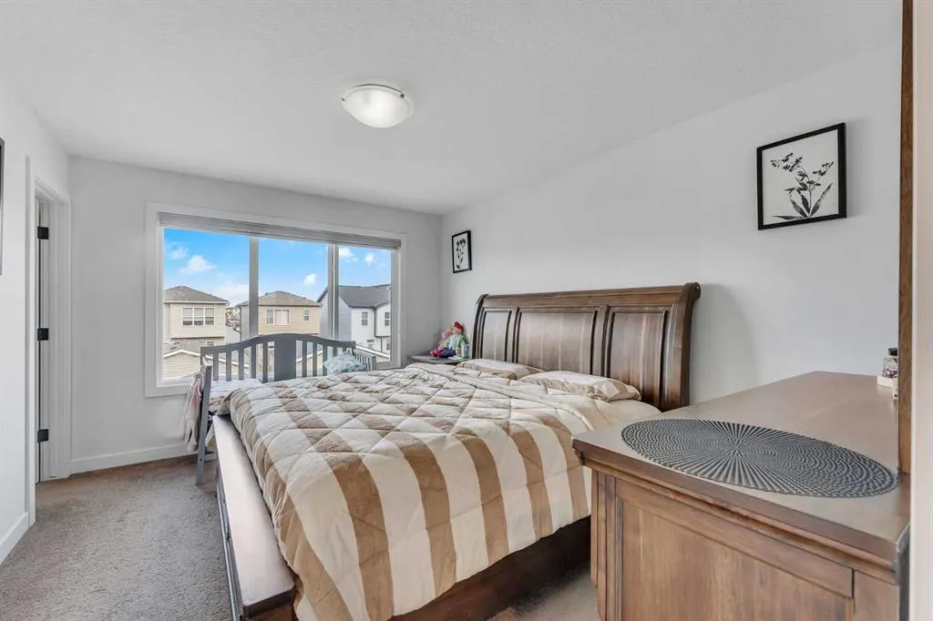 28 Cornerbrook Avenue NE