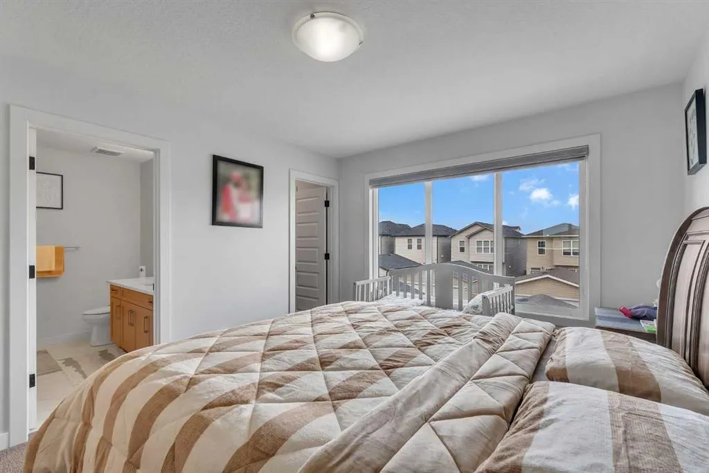 28 Cornerbrook Avenue NE