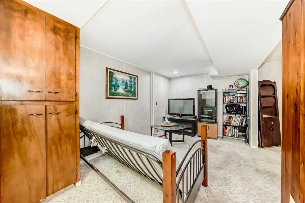 5623 Templehill Road NE