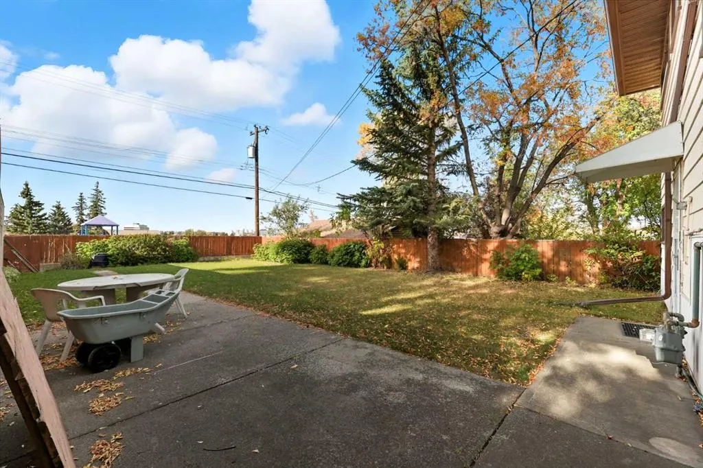 23 Fairview Drive SE