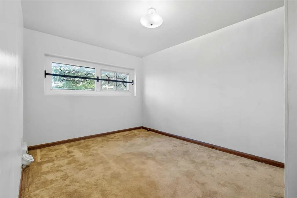 23 Fairview Drive SE