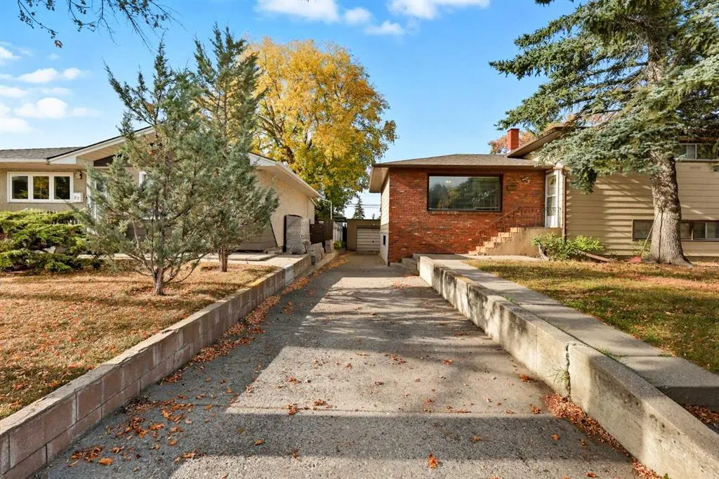 23 Fairview Drive SE