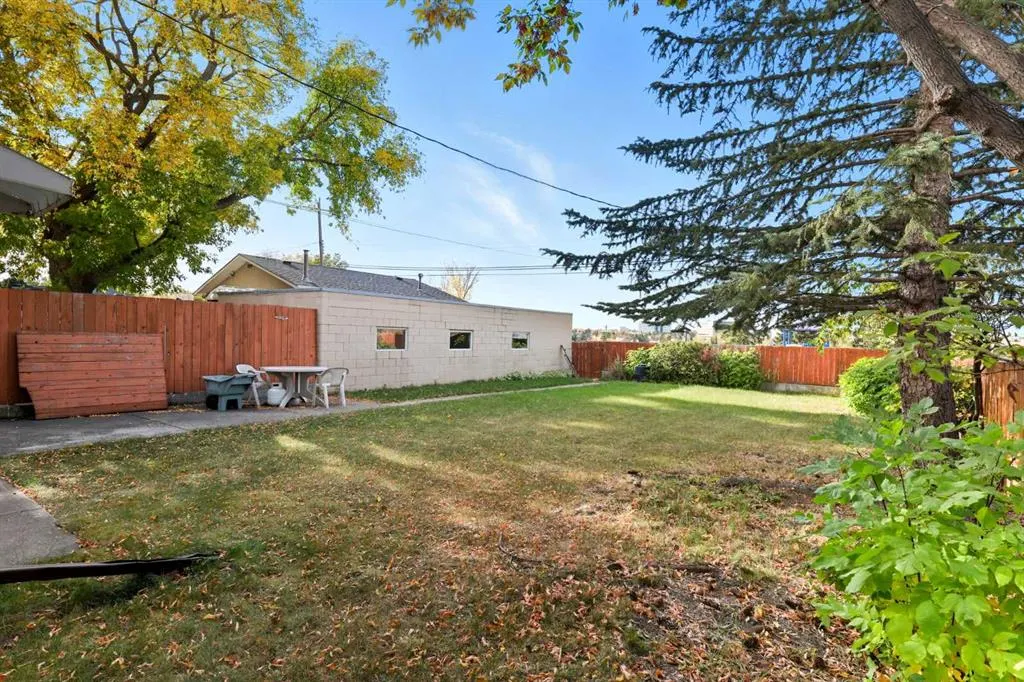 23 Fairview Drive SE