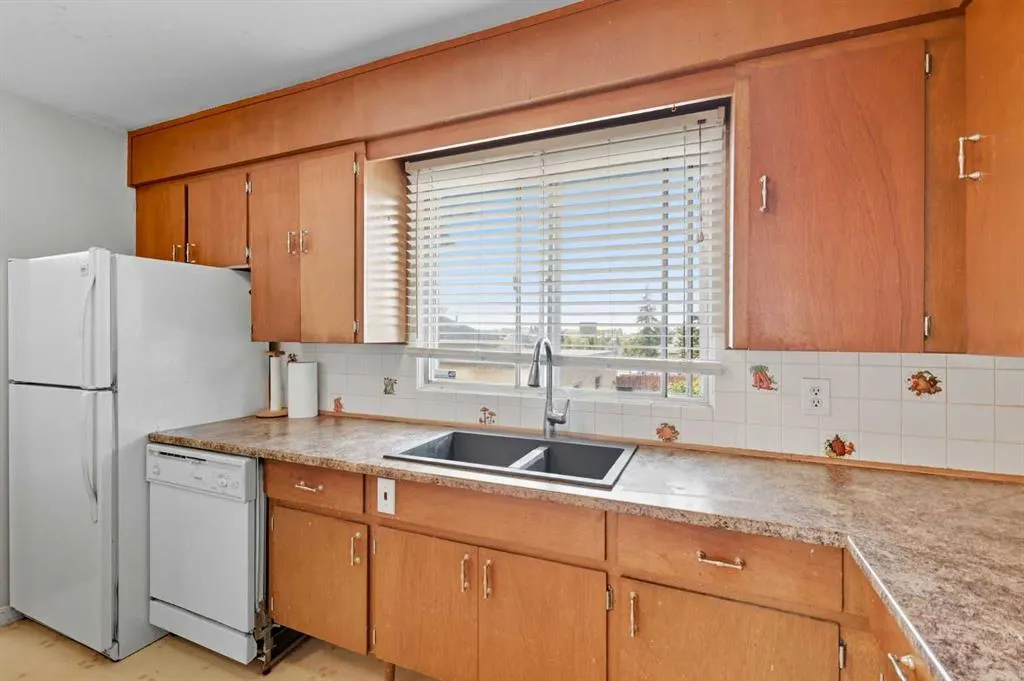 23 Fairview Drive SE