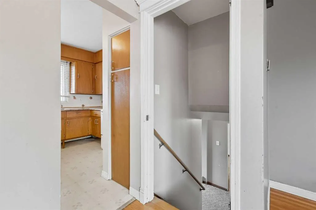 23 Fairview Drive SE