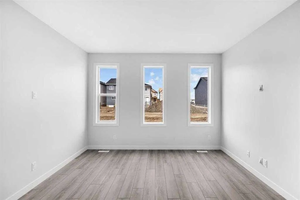 16 Amblefield Avenue NW