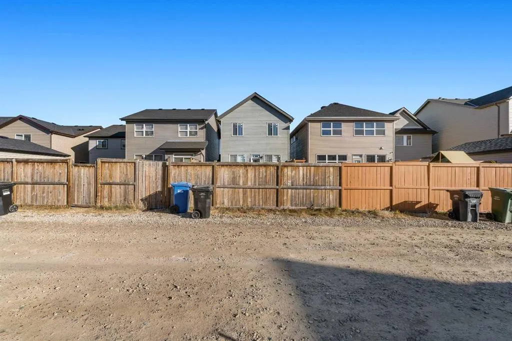 146 Skyview Point Crescent NE