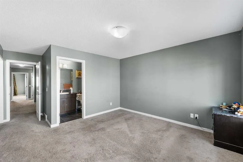 146 Skyview Point Crescent NE