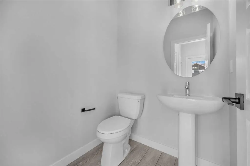 27 Amblefield Avenue NW