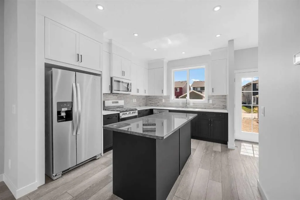 27 Amblefield Avenue NW