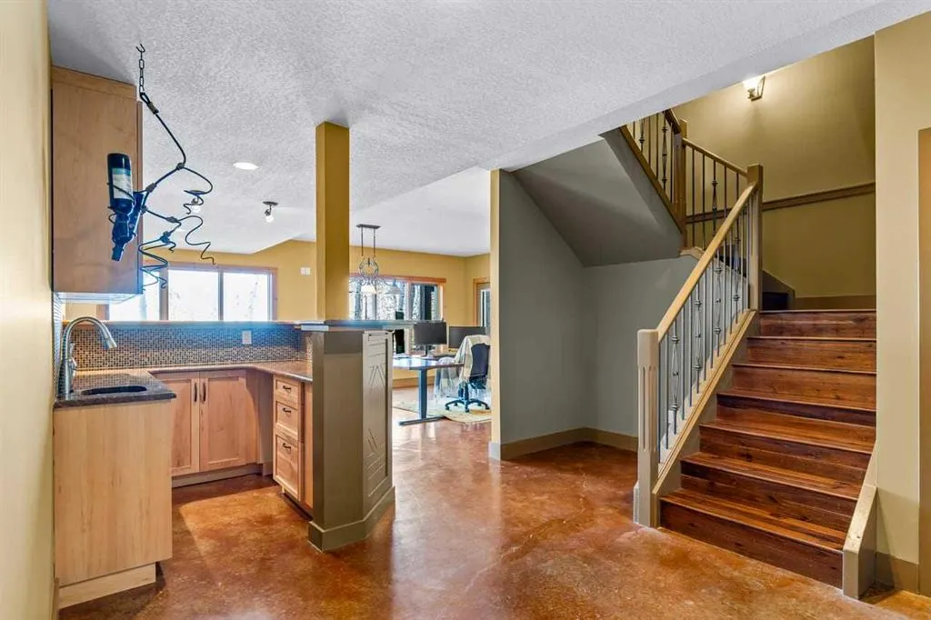 80 Cochrane Lake Trail