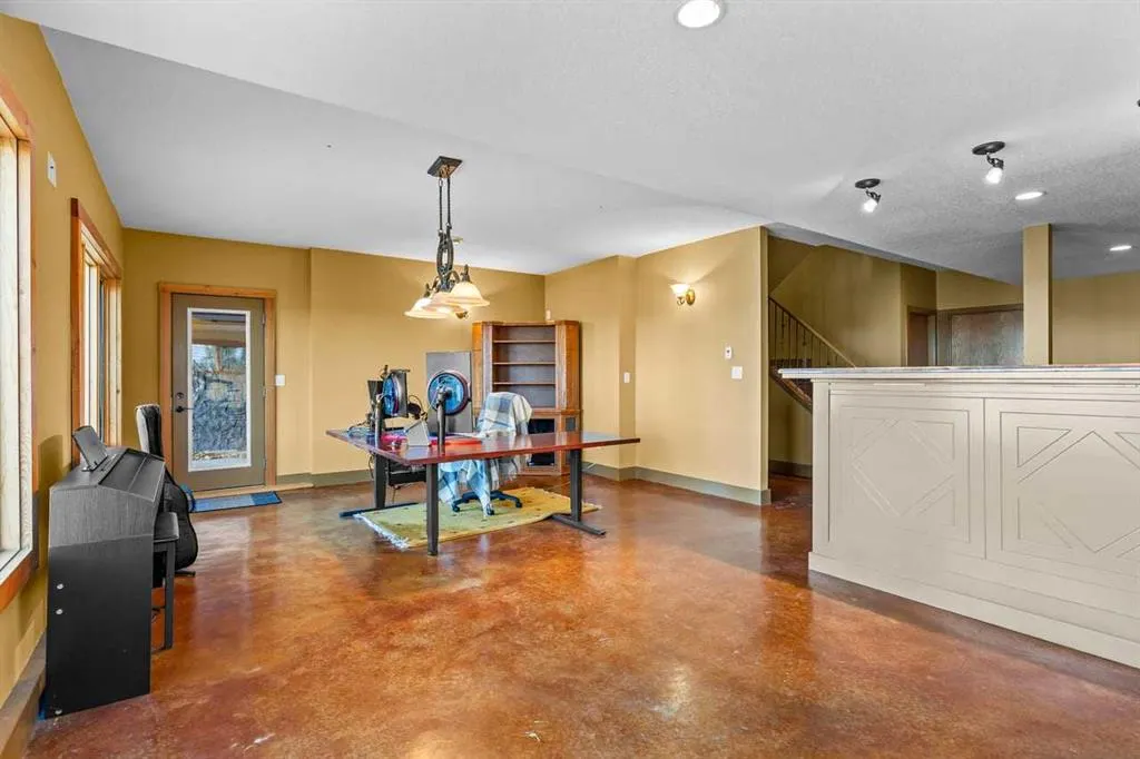 80 Cochrane Lake Trail