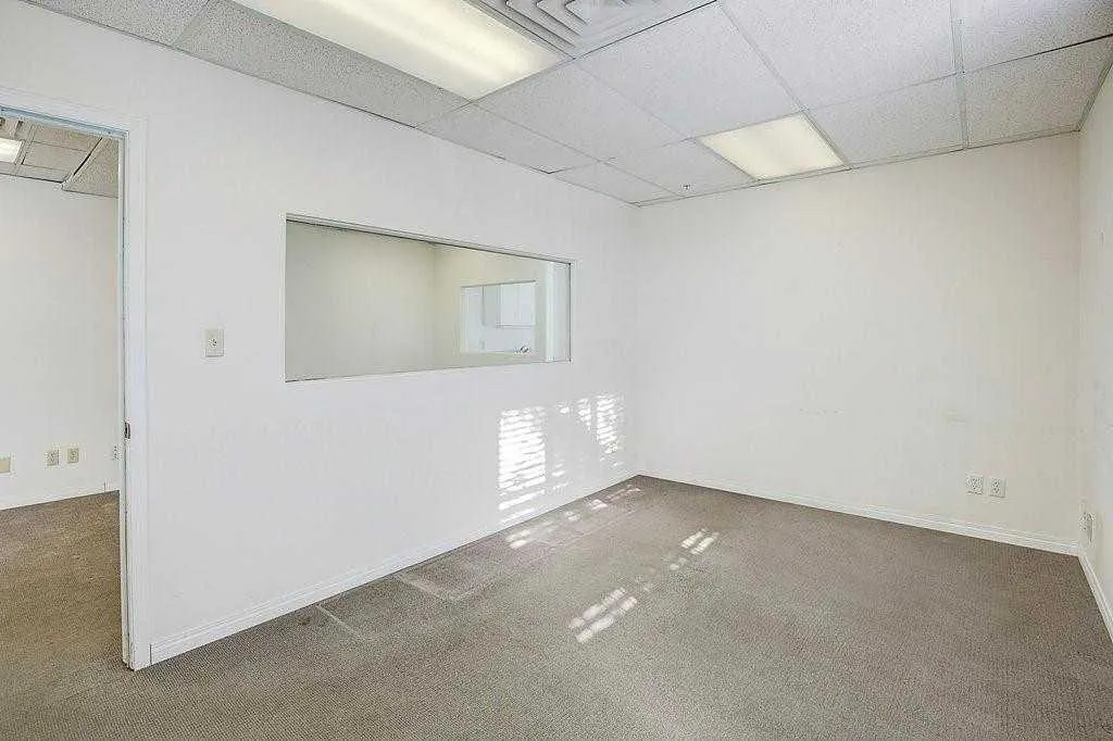 138 18 Avenue SE, #105