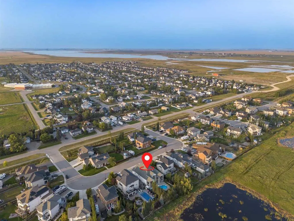 231 Railway Close SE