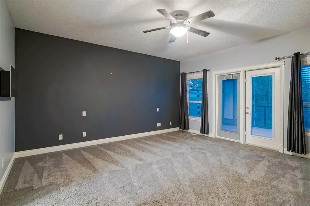 231 Railway Close SE