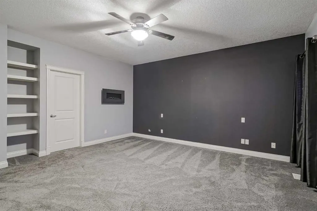 231 Railway Close SE