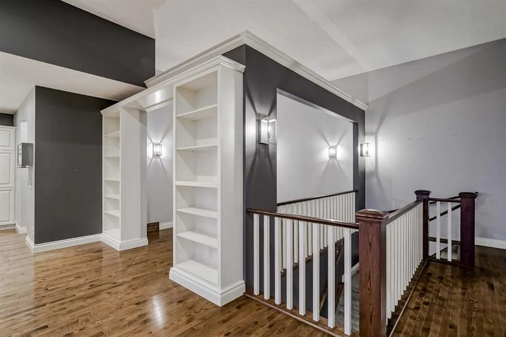 231 Railway Close SE