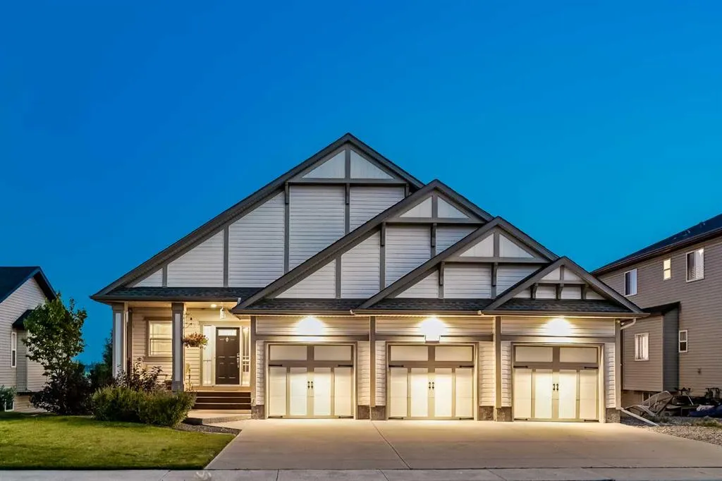 231 Railway Close SE