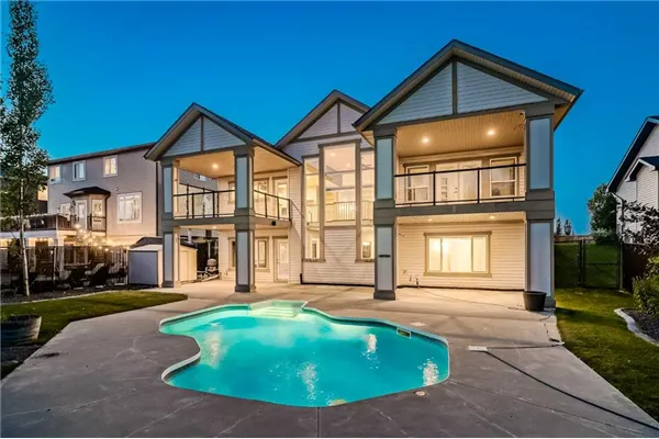 231 Railway Close SE