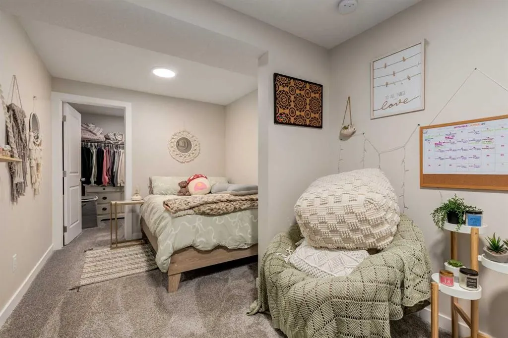 32 Evanscove Heights NW