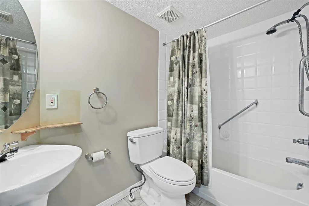 369 Rocky Vista Park NW, #212