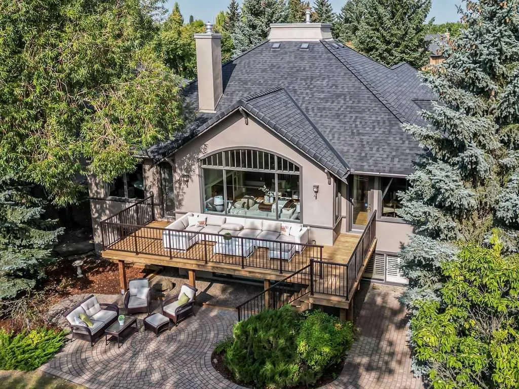 35 Summit Pointe Drive