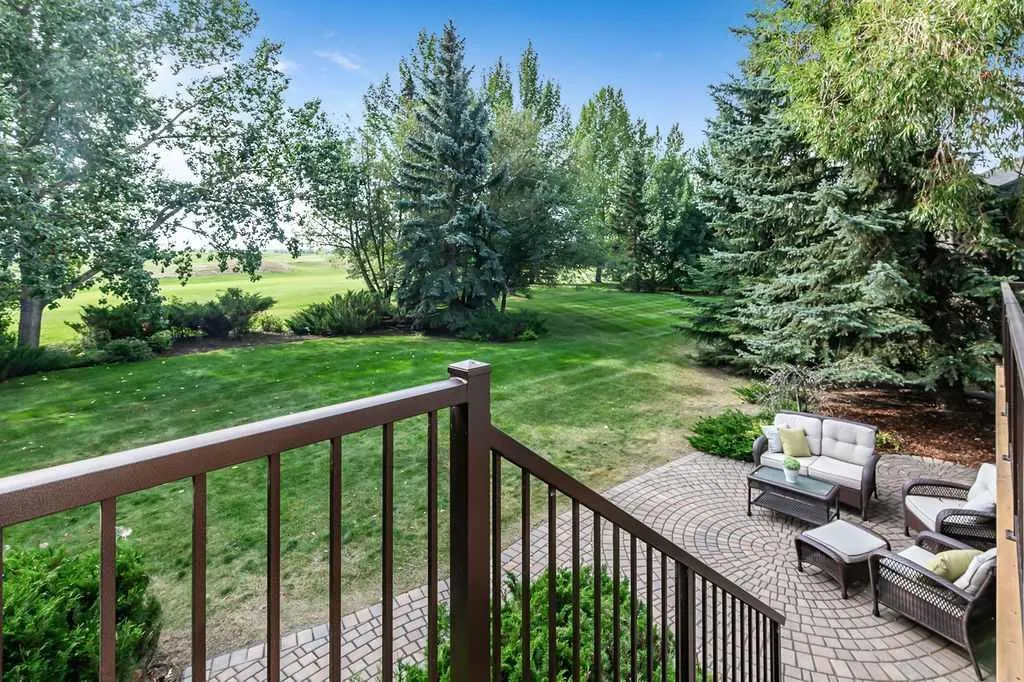 35 Summit Pointe Drive