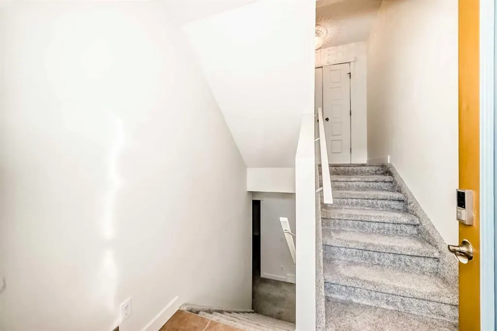 418 Covecreek Circle NE