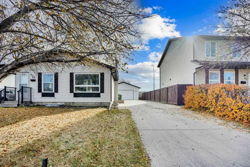 56 Castleglen Crescent NE