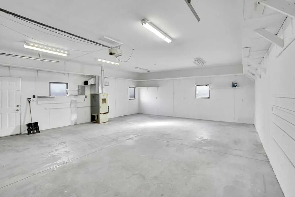 56 Castleglen Crescent NE