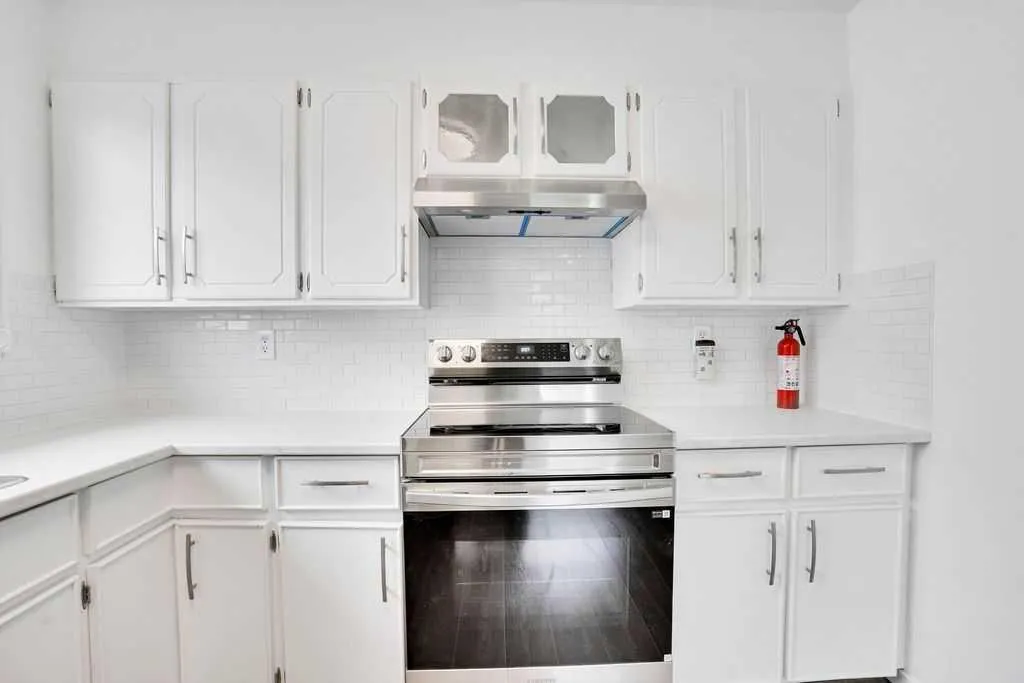 56 Castleglen Crescent NE