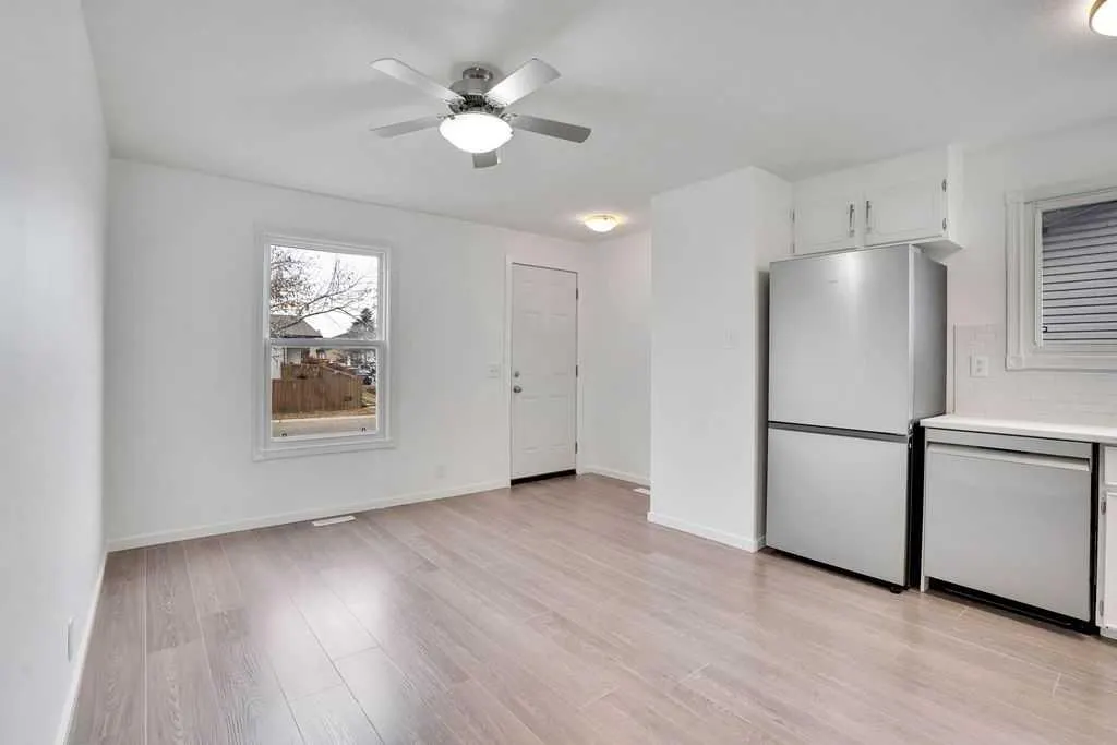 56 Castleglen Crescent NE